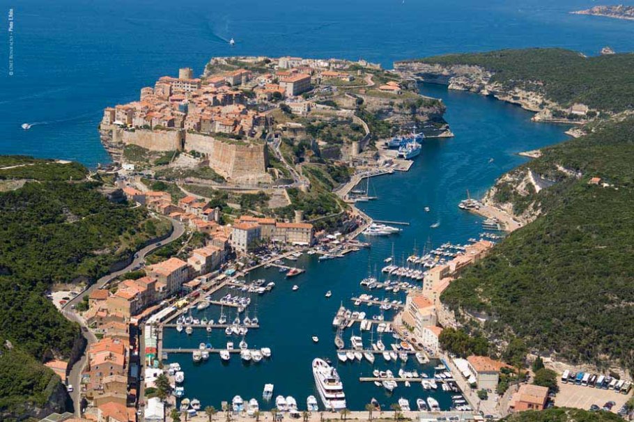 Le port de Bonifacio en Corse du Sud